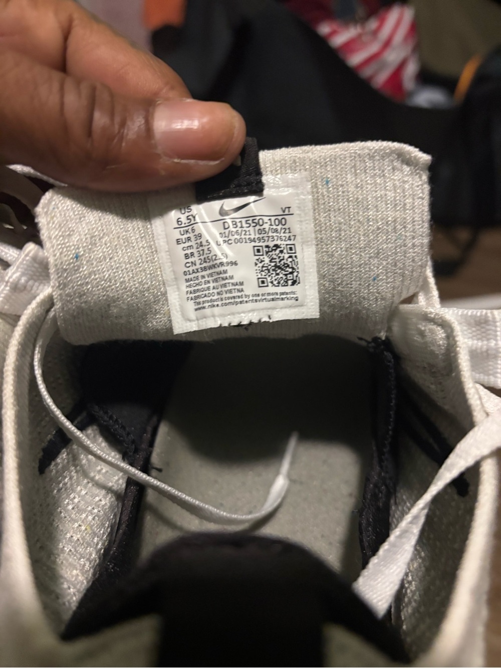 Nike Women's White and Black Athletic Sneakers